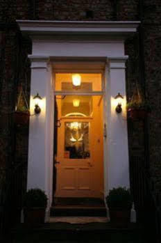 Blossoms York Guesthouse Exterior foto